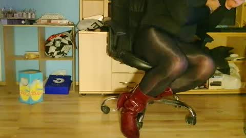 Snapshot of labondage chatting on April 9, 12:32 am labondage online show from April 9, 12:32 am