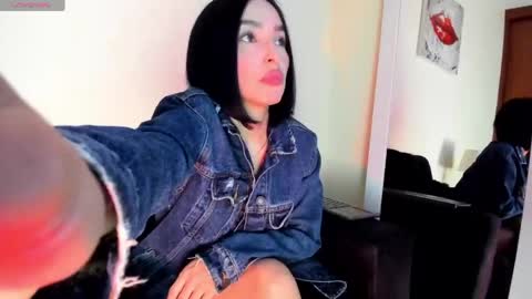 lace_victoria online show from April 25, 12:35 am
