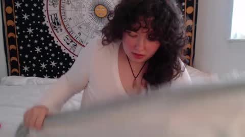 Lacey online show from November 20, 7:13 pm