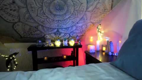 Lacey online show from July 5, 3:45 am