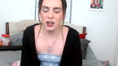 Lacey Phoenix online show from February 20, 3:01 am