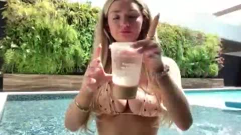 Snapshot of laceythomass chatting on October 10, 4:39 pm Lacey Thomas online show from October 10, 4:39 pm