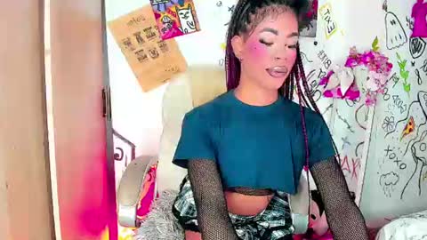 Snapshot of lachery_perversa chatting on June 24, 6:01 am lachery_perversa online show from June 24, 6:01 am