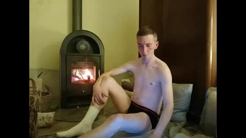 Snapshot of lachlankinnon chatting on December 20, 8:27 pm Lee Kinnon online show from December 20, 8:27 pm