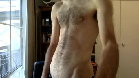 Snapshot of lachysims3 chatting on January 24, 7:41 am Sims online show from January 24, 7:41 am