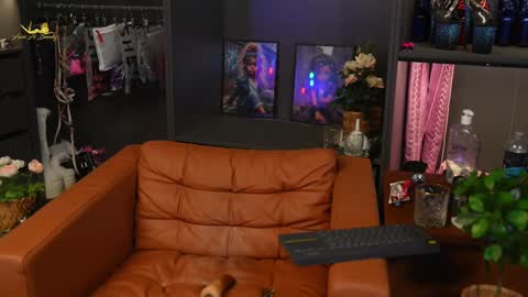 Latex Lacie online show from February 16, 5:15 pm