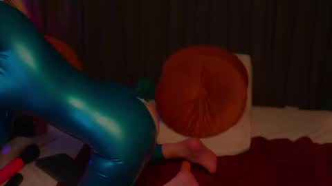 Latex Lacie online show from April 28, 4:23 pm