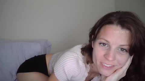 Snapshot of lacie_richards chatting on October 19, 8:53 pm Lacie online show from October 19, 8:53 pm