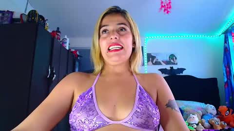 Valentina online show from January 6, 7:50 pm