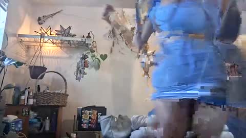 lacybell online show from May 5, 11:35 pm