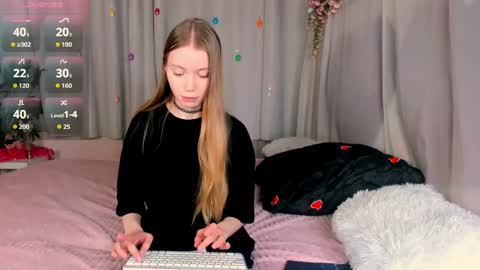 Snapshot of lada2k4 chatting on May 13, 6:00 am Lada online show from May 13, 6:00 am