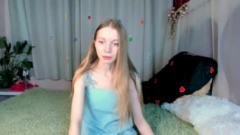 Snapshot of lada2k4 chatting on May 20, 7:03 am Lada online show from May 20, 7:03 am