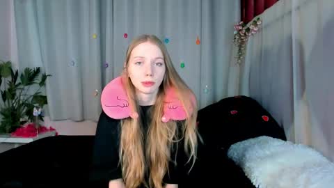 Snapshot of lada2k4 chatting on May 21, 5:47 am Lada online show from May 21, 5:47 am