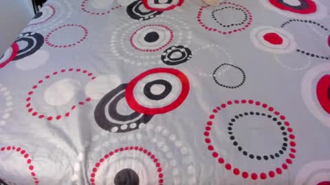 Snapshot of ladahear_ chatting on May 8, 3:06 pm Akyra online show from May 8, 3:06 pm