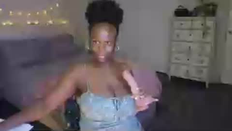 Snapshot of ladiosa_selene chatting on August 3, 3:38 am La Diosa Selene online show from August 3, 3:38 am