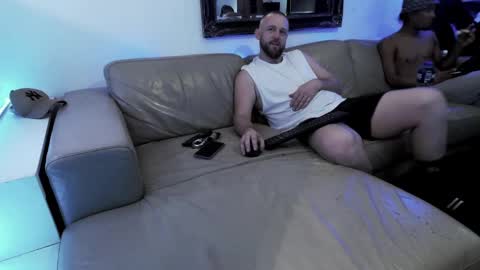 Snapshot of ladshed chatting on February 28, 3:48 am Hectic online show from February 28, 3:48 am