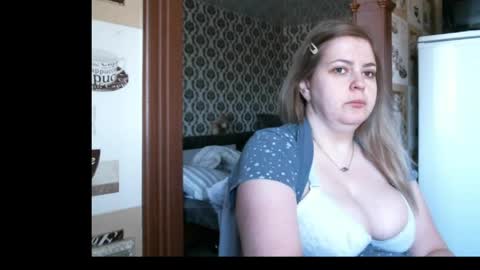 Snapshot of lady_cute_cat chatting on May 6, 2:19 am lady cute cat29 online show from May 6, 2:19 am
