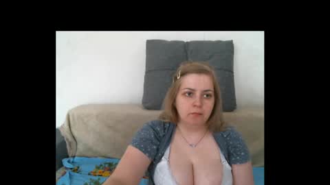Snapshot of lady_cute_cat chatting on May 18, 6:08 am lady cute cat29 online show from May 18, 6:08 am
