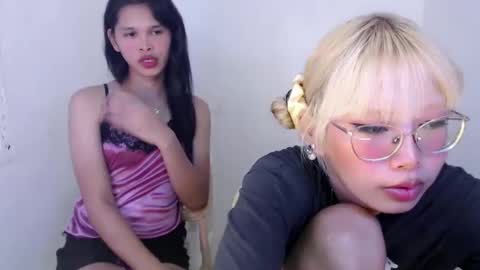 Snapshot of lady_galacticax chatting on January 6, 11:51 am    online show from January 6, 11:51 am