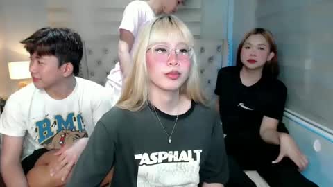 Snapshot of lady_galacticax chatting on February 8, 6:01 am    online show from February 8, 6:01 am