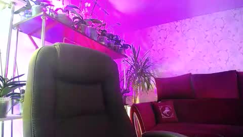 Lady Gloria online show from November 11, 7:08 am