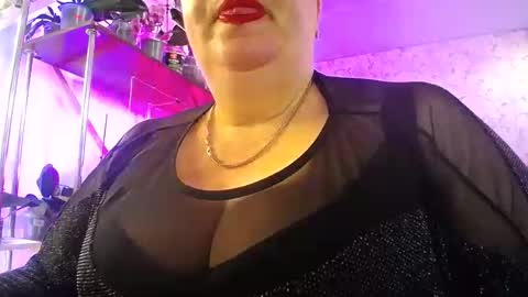 Lady Gloria online show from May 2, 5:01 am