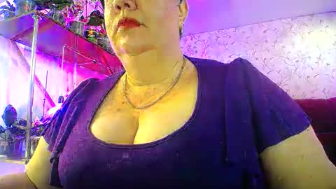 Snapshot of lady_gloria chatting on May 7, 6:08 am Lady Gloria online show from May 7, 6:08 am
