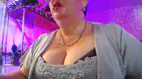 Snapshot of lady_gloria chatting on May 8, 7:03 am Lady Gloria online show from May 8, 7:03 am