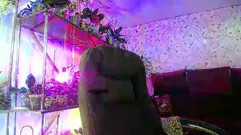 Snapshot of lady_gloria chatting on May 18, 5:02 am Lady Gloria online show from May 18, 5:02 am