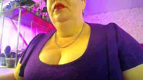Snapshot of lady_gloria chatting on May 26, 7:15 am Lady Gloria online show from May 26, 7:15 am