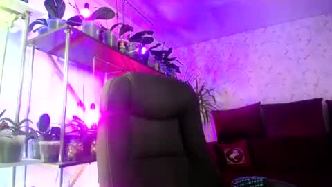 Snapshot of lady_gloria chatting on June 20, 7:55 am Lady Gloria online show from June 20, 7:55 am