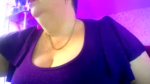 Snapshot of lady_gloria chatting on July 7, 5:32 am Lady Gloria online show from July 7, 5:32 am