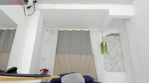 Snapshot of lady_miss___ chatting on June 4, 12:33 pm lady_miss___ online show from June 4, 12:33 pm