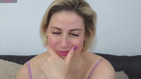 Snapshot of lady_murenza chatting on March 12, 11:54 pm Diana online show from March 12, 11:54 pm
