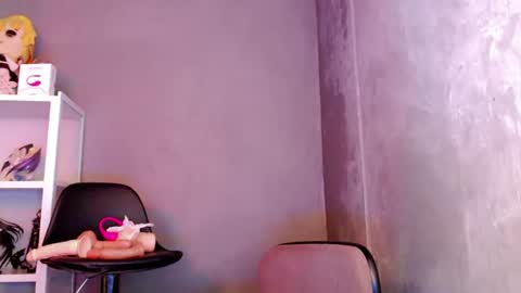 Ella online show from July 10, 6:43 pm