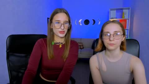 lady online show from November 15, 7:05 am