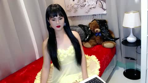 Snapshot of lady_trix000 chatting on June 9, 11:05 pm Trix online show from June 9, 11:05 pm