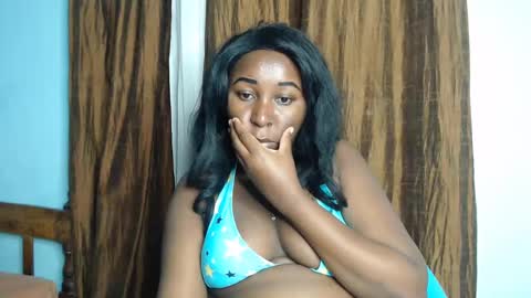 Snapshot of lady_twerky chatting on January 27, 7:35 pm Maya online show from January 27, 7:35 pm