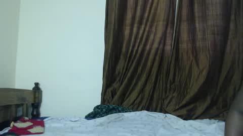 Snapshot of lady_twerky chatting on February 10, 10:20 am Maya online show from February 10, 10:20 am