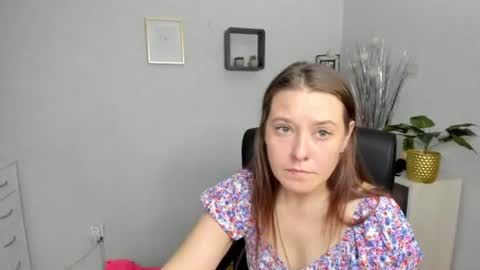 Snapshot of ladyalessa chatting on July 2, 12:22 pm ALESSA online show from July 2, 12:22 pm