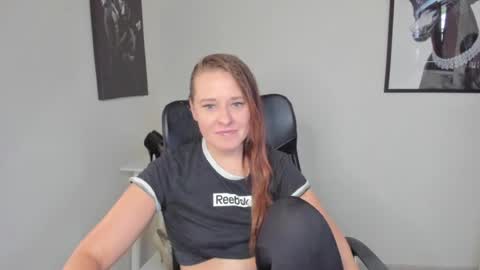 Snapshot of ladyalessa chatting on July 7, 6:47 am ALESSA online show from July 7, 6:47 am
