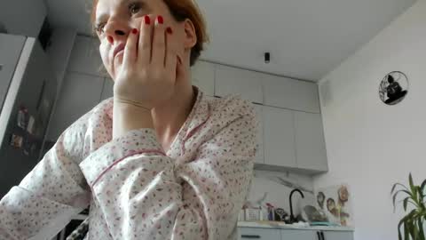 Sima Ladybigsmile online show from April 23, 2:19 pm