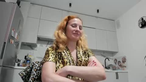 Sima Ladybigsmile online show from April 24, 6:32 pm