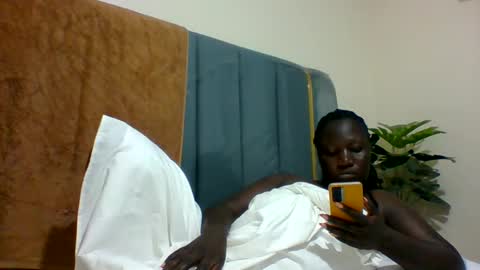 lindah32 online show from December 30, 11:28 pm