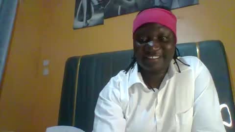 Snapshot of ladyblossoms19 chatting on June 4, 10:38 pm lindah32 online show from June 4, 10:38 pm
