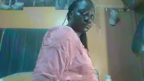 Snapshot of ladyblossoms19 chatting on June 7, 8:34 pm lindah32 online show from June 7, 8:34 pm