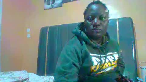 Snapshot of ladyblossoms19 chatting on June 17, 12:13 am lindah32 online show from June 17, 12:13 am