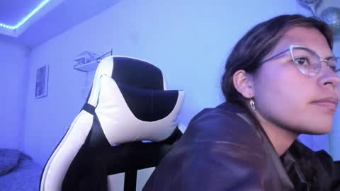  Lady  online show from February 3, 6:51 am