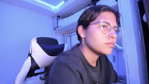  Lady  online show from May 2, 2:27 am
