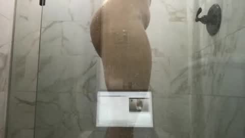 Snapshot of ladybugsandlillies chatting on March 31, 4:40 pm ladybugsandlillies online show from March 31, 4:40 pm